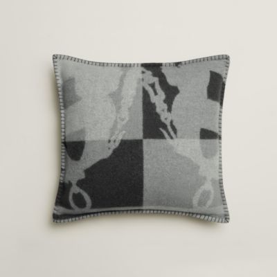 Casaque Rayee Horizontale pillow - Blue | Hermès Hong Kong SAR